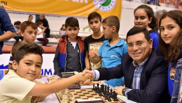 Tütüncü’den uluslararası açık satranç turnuvası 