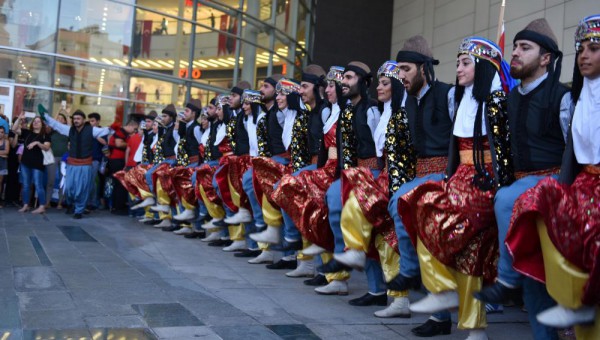 Kepez’de uluslararası folklor şöleni. 