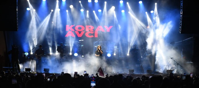 Kepez’in ilk Cumhuriyet Bayramı konserinde Koray Avcı Rüzgarı