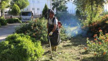 Kepez’in bahçeleri temizleniyor