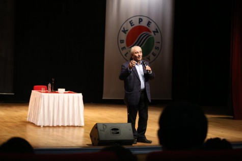 Prof. Dr. Vakkasoğlu’ndan öğrencilere seminer