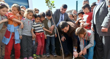 Kepez’den çocukların geleceğine ağaç