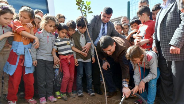 Kepez’den çocukların geleceğine ağaç 