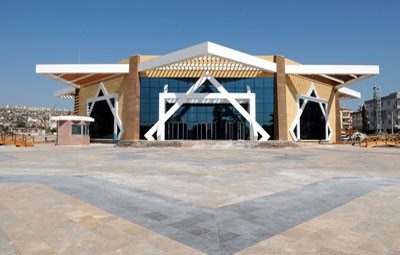 Kültür merkezinin iç mekân yapımı başladı