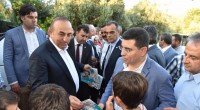 Tütüncü, Bakan Çavuşoğlu ile vatandaşa gitti