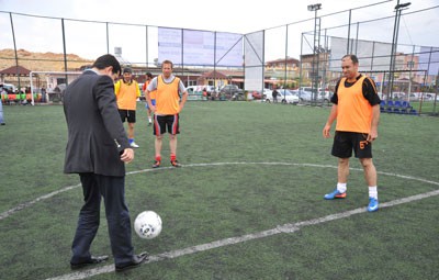 Tütüncü Mahalleler Futbol Turnuvasının startını verdi