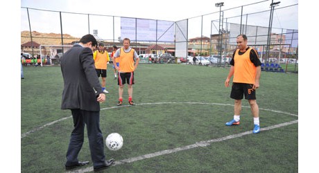 Tütüncü Mahalleler Futbol Turnuvasının startını verdi