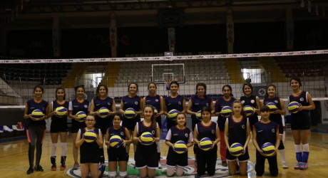 Kepez’de Akademik Voleybol kuruluyor