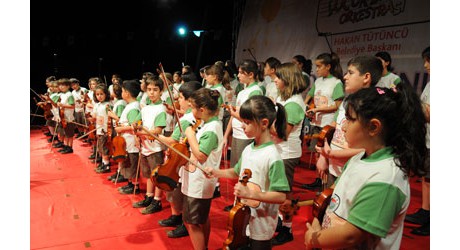 Kepez Çocuk Senfoni Orkestrası konser için hazır