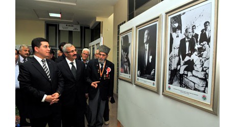 EBKMde Atatürk Fotoğrafları Sergisi