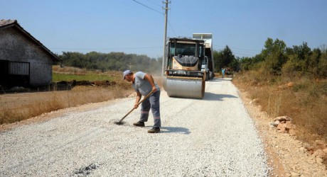 Yeni mahallelerin asfaltları tamamlanıyor