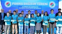 ​Tütüncü’den öğrencilere 2 bin forma daha