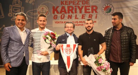 Futbolun yıldızları Kepez’de