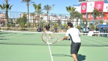 Kepezde yetişkinler tenis kursu başlıyor