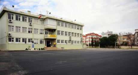 Kepez’in okullarına sıcak asfalt