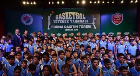 ​Geleceğin basketbolcularına teşvik üstüne teşvik