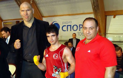 Kepezli boksör Rusyada şampiyon