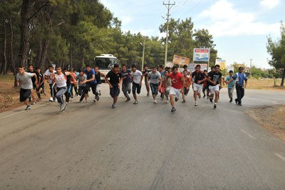 Kepezde öğrenciler Mahmut Hoca için koştu