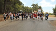 Kepezde öğrenciler Mahmut Hoca için koştu