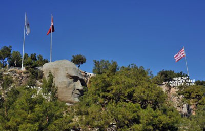 Dev Antalyaspor bayrağı Kepez semalarında