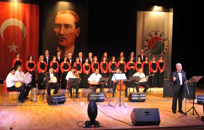 Atatürk sevdiği şarkılarla anılacak