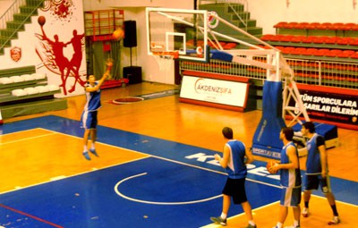 Kepez Basketbolda galibiyet serisini bozmadı