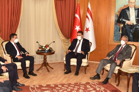 Tütüncü, KKTC Başbakanı Saner ile bir araya geldi