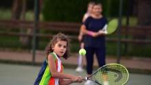​  Kepez’de tenis sporu popülerleşiyor