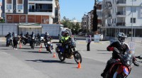 ​  Kepez’de motosiklet sürücülerine güvenli sürüş eğitimi
