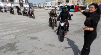 Kadınlara 8 Mart hediyesi; motosiklet sürüş eğitimi