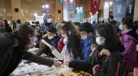 Antalya 4.Kepez Kitap Fuarına büyük ilgi gösterdi