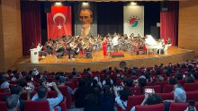 Kepez’in senfoni orkestrasından Cumhuriyetin 99. yılına özel konser