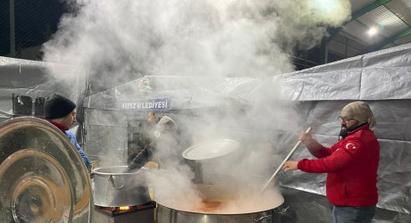 Kepez’in Sahra Mutfaklarından günde 20 bin kişiye sıcak yemek