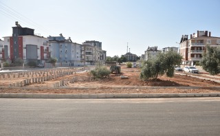 Kepez’de 13 mahalle parkının yapımı başladı