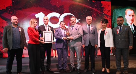 Antalya Kütüphanesi ilk ödülünü aldı