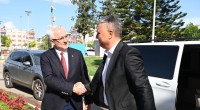 Başkan Uysal, Kepez Belediyesi’ni ziyaret etti
