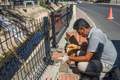 Kepez su kanalını kışa hazırlıyor