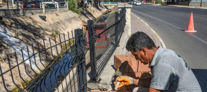 Kepez su kanalını kışa hazırlıyor