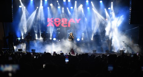 Kepez’in ilk Cumhuriyet Bayramı konserinde Koray Avcı Rüzgarı