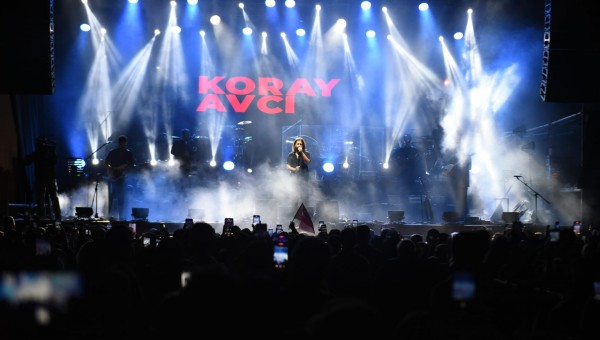 Kepez’in ilk Cumhuriyet Bayramı konserinde Koray Avcı Rüzgarı 