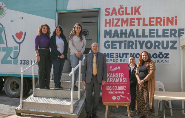 Kepez'in sağlık tırı kanser taraması için Kemer'de