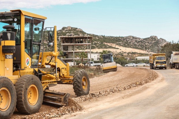 Kepez tek araçlık yolu genişletti