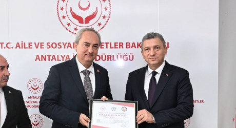 Kepez’in Şefkat ve Huzurevi’ne ‘Erişilebilirlik Belgesi’