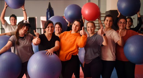 Kepez’in kadınları sporla formda kalıyor