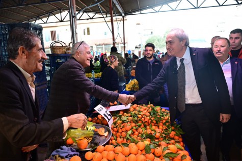 Kocagöz, Teomanpaşa semt pazarında halkla buluştu  