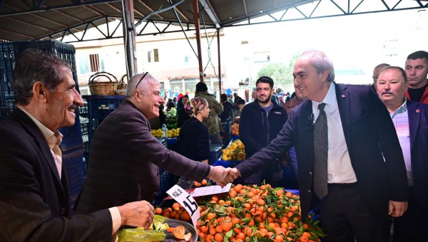 Kocagöz, Teomanpaşa semt pazarında halkla buluştu   