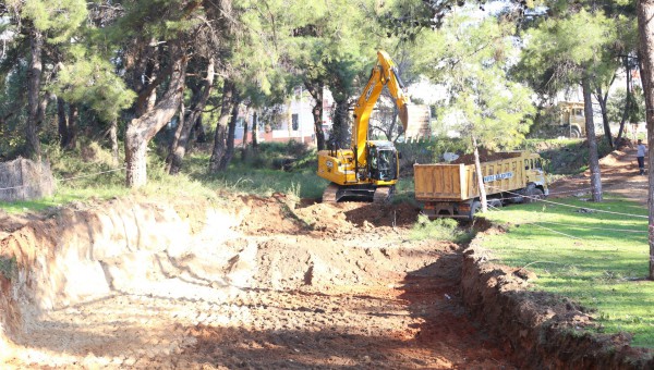 Kepez’den Tek Sarnıç Kent Parkı’nda dere ıslah çalışması   