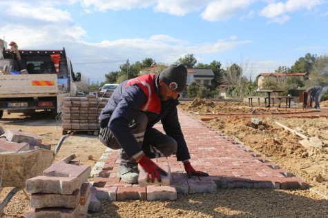 Kepez’den yaya yollarına konforlu dokunuş