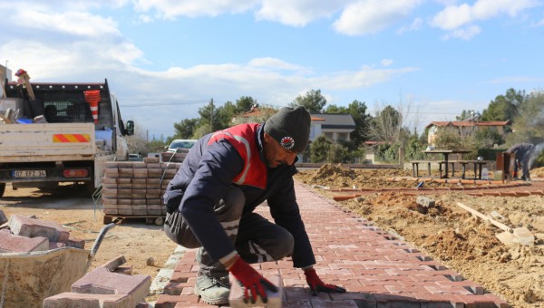 Kepez’den yaya yollarına konforlu dokunuş 