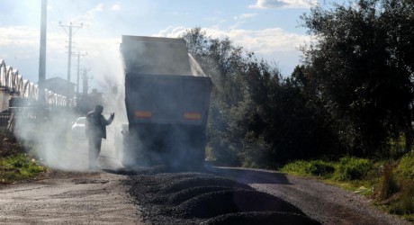 Altınova Menderes\'e  konforlu yol hizmeti